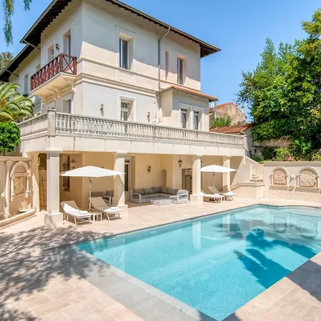 Ref 1831 - Center - For Rent Villa