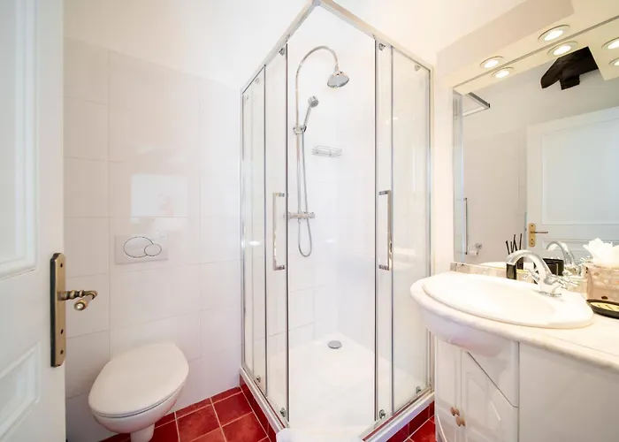 Ref 1831 - Center - For Rent * Cannes