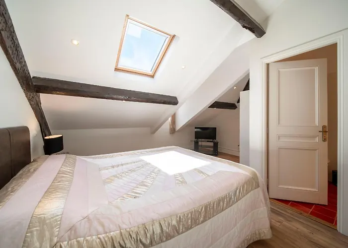 Villa Ref 1831 - Center - For Rent Cannes