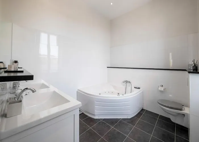 Villa Ref 1831 - Center - For Rent *