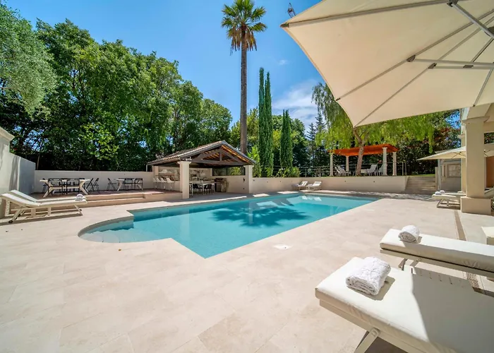 Villa Ref 1831 - Center - For Rent Cannes