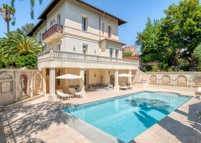 Ref 1831 - Center - For Rent Villa