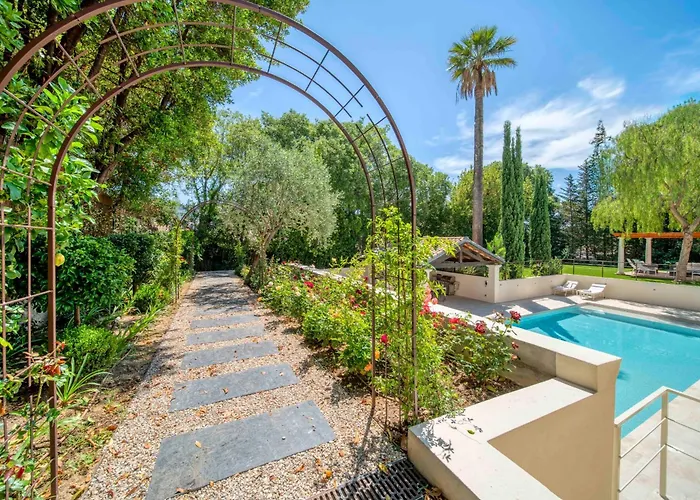 Ref 1831 - Center - For Rent Villa *