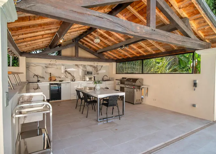 Ref 1831 - Center - For Rent Villa *